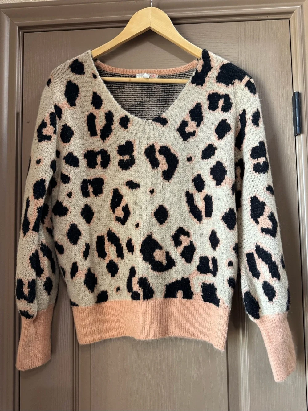 GB  Leopard Print V-Neck Sweater in Cream, Black & Peach